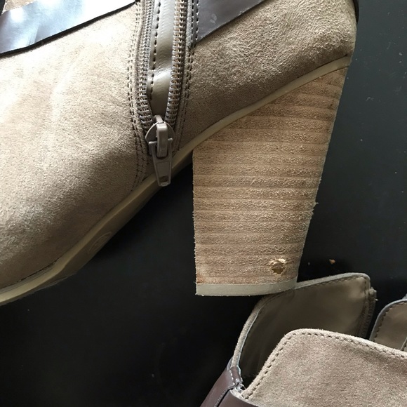 💙Carlos Tan Suede Booties - Picture 5 of 5